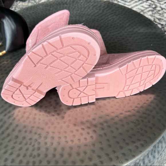 Bebe Microsuede Faux Fur Lined Winter Boot in Blush Size 1 - Picture 4 of 6